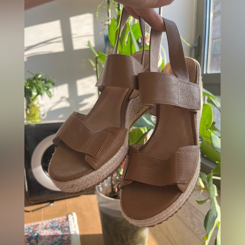 Eileen Fisher espadrille sandals